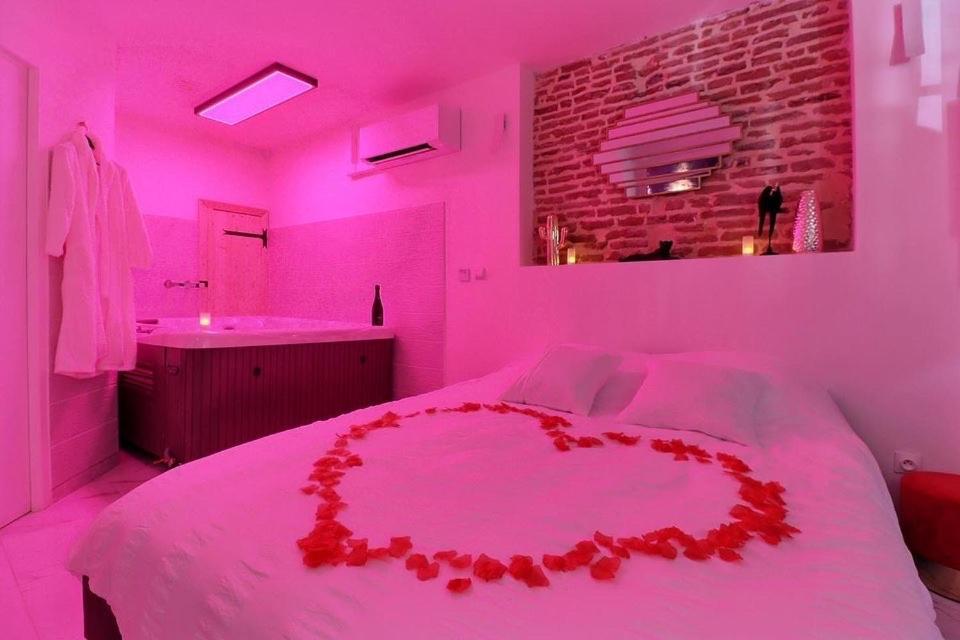 Love Room Avec Jacuzzi Castelsarrasin Exterior foto